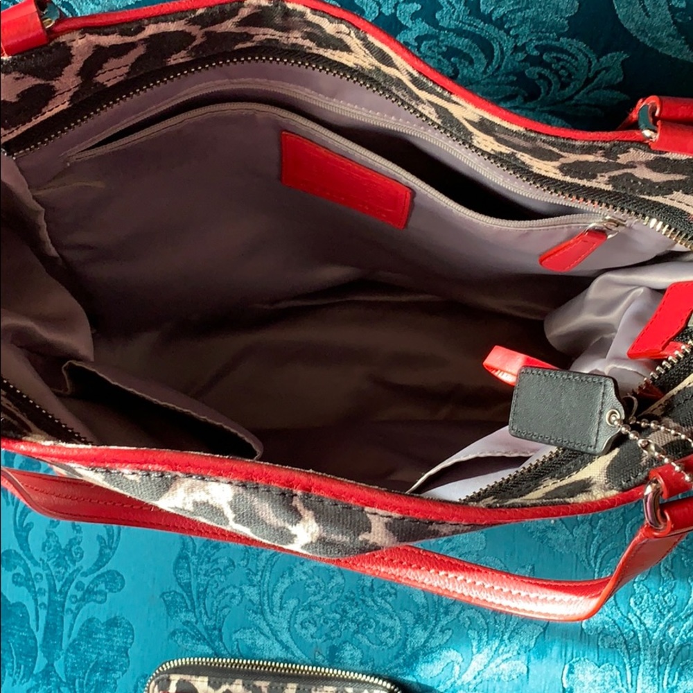 Leopard print/red Coach bag w/ wristlet - Picture 4 of 8